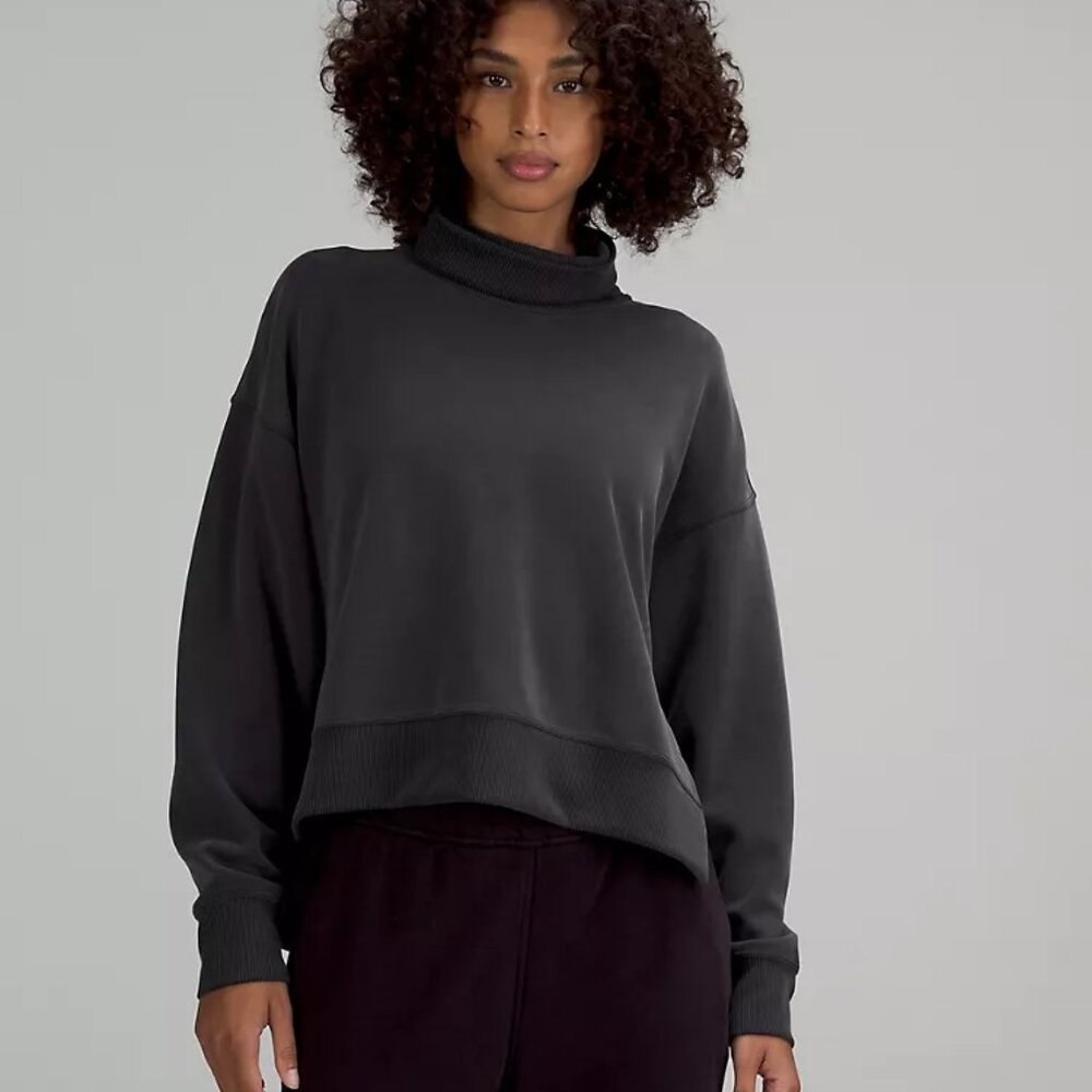 Lululemon Softstreme Turtleneck Pullover in Black